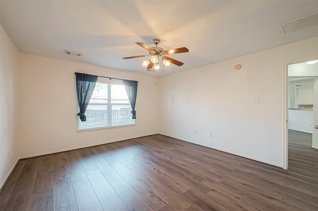 Building Photo - 17210 Double Lilly Dr