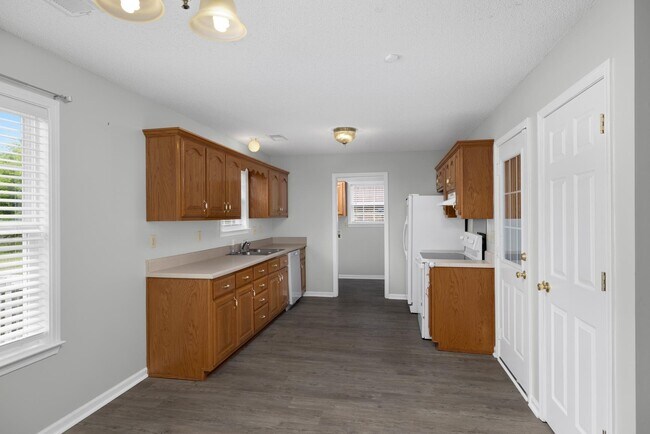 Building Photo - 463 David Reed Dr