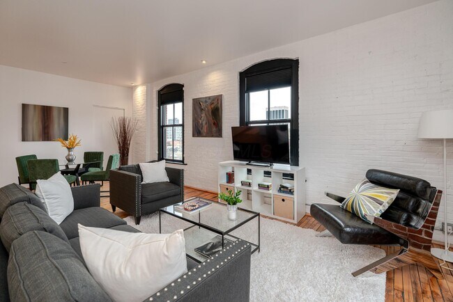 Building Photo - 225 N 4th St