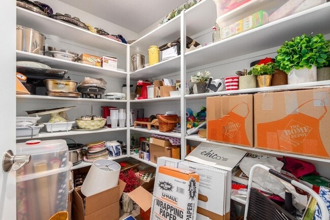 Building Photo - 2425 W Bronco Butte Trl