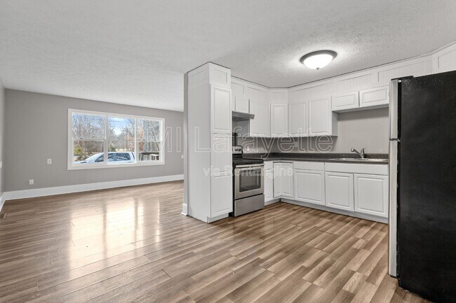 Building Photo - 5318 E 200 N