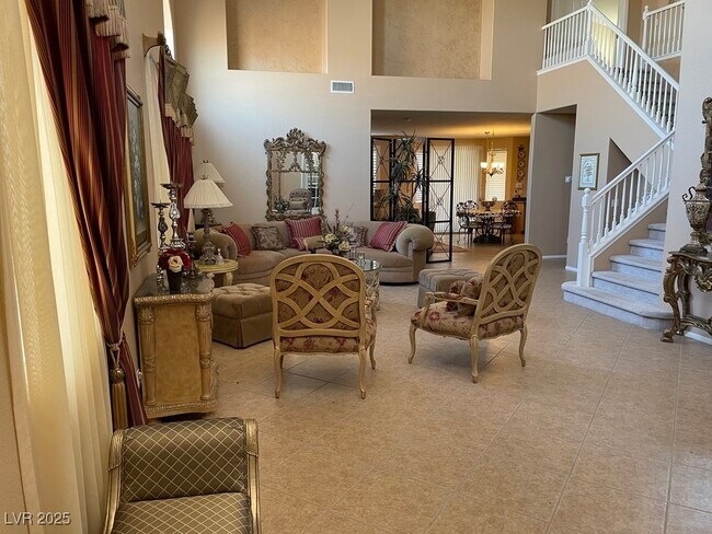 Building Photo - 170 Arches Ct