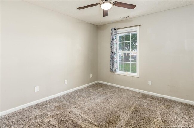 Building Photo - 300 Pageant Ct