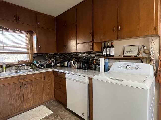 Building Photo - 1 Bedroom for Lease