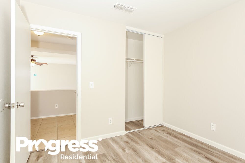 Building Photo - 11834 W Corrine Dr