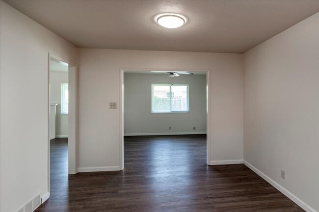 Building Photo - Great Sunnyvale Home
