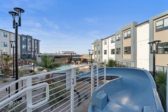 Building Photo - 206 N Chapparell Dr
