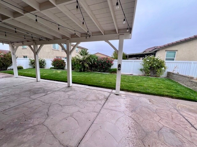 Building Photo - 44902 Dusty Rd