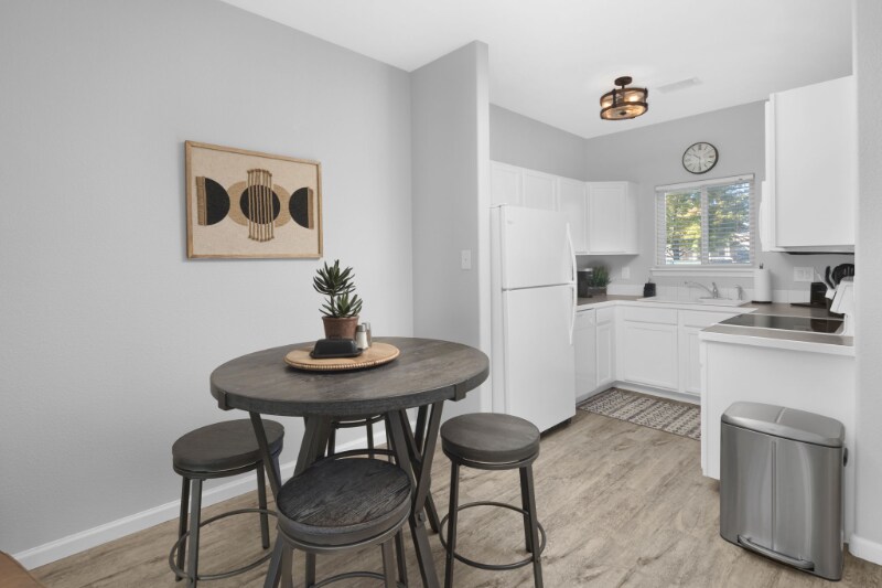 Building Photo - 381 Buffalo Dr