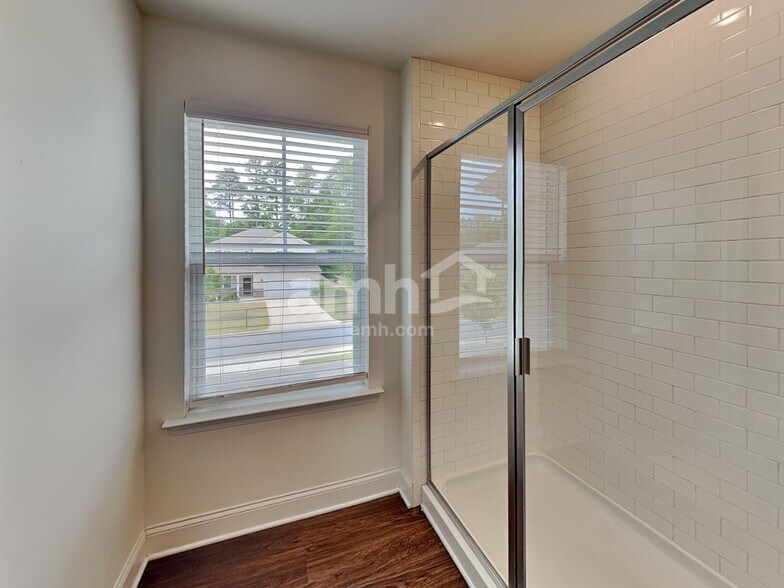 Building Photo - 5125 Canyon Creek Way