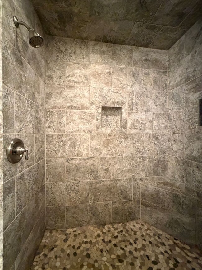 Building Photo - Sharon Hills Neighborhood