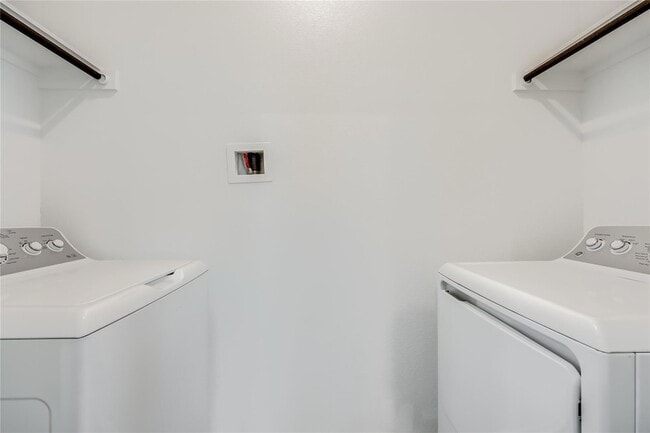 Building Photo - 1545 Cobblecrest Ln