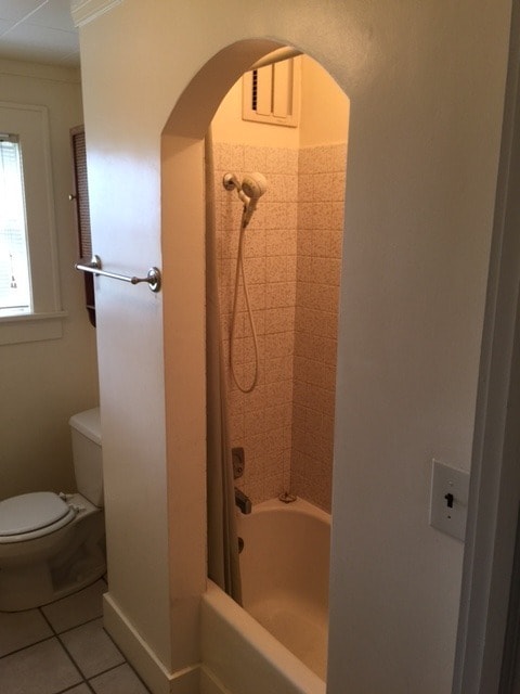 Building Photo - Across from Reser 5 bedroom 2 Bath Home