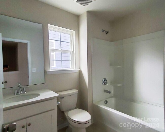 Building Photo - 1009 Gabardine Ln