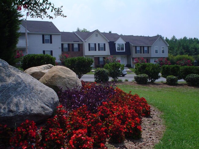 Building Photo - Galleria Pointe Apartments and Townhomes