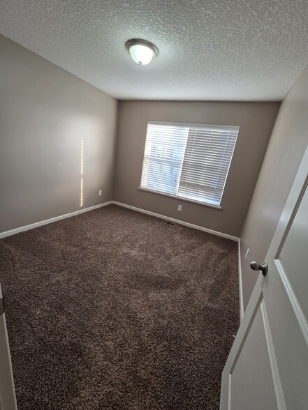 Building Photo - 8783 Granite Ln