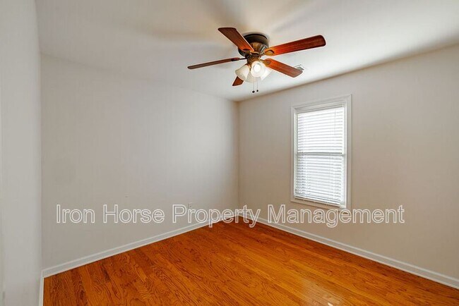 Building Photo - 160 Cedar Rock Trace