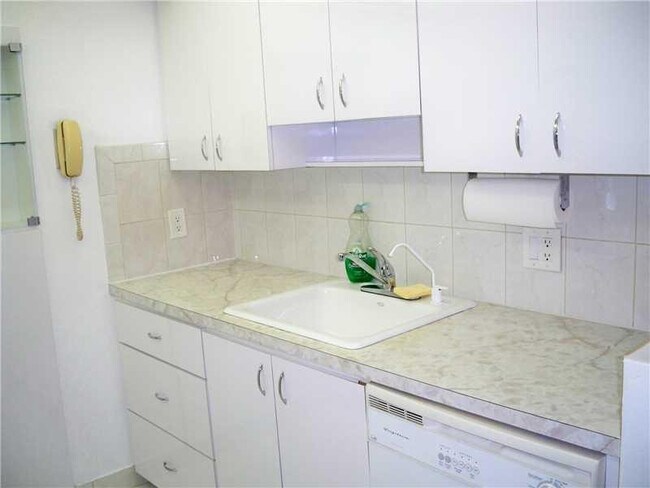 Building Photo - 111 Briny Ave