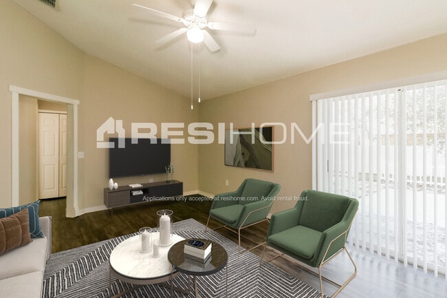 Building Photo - 14145 Spring Hill Dr