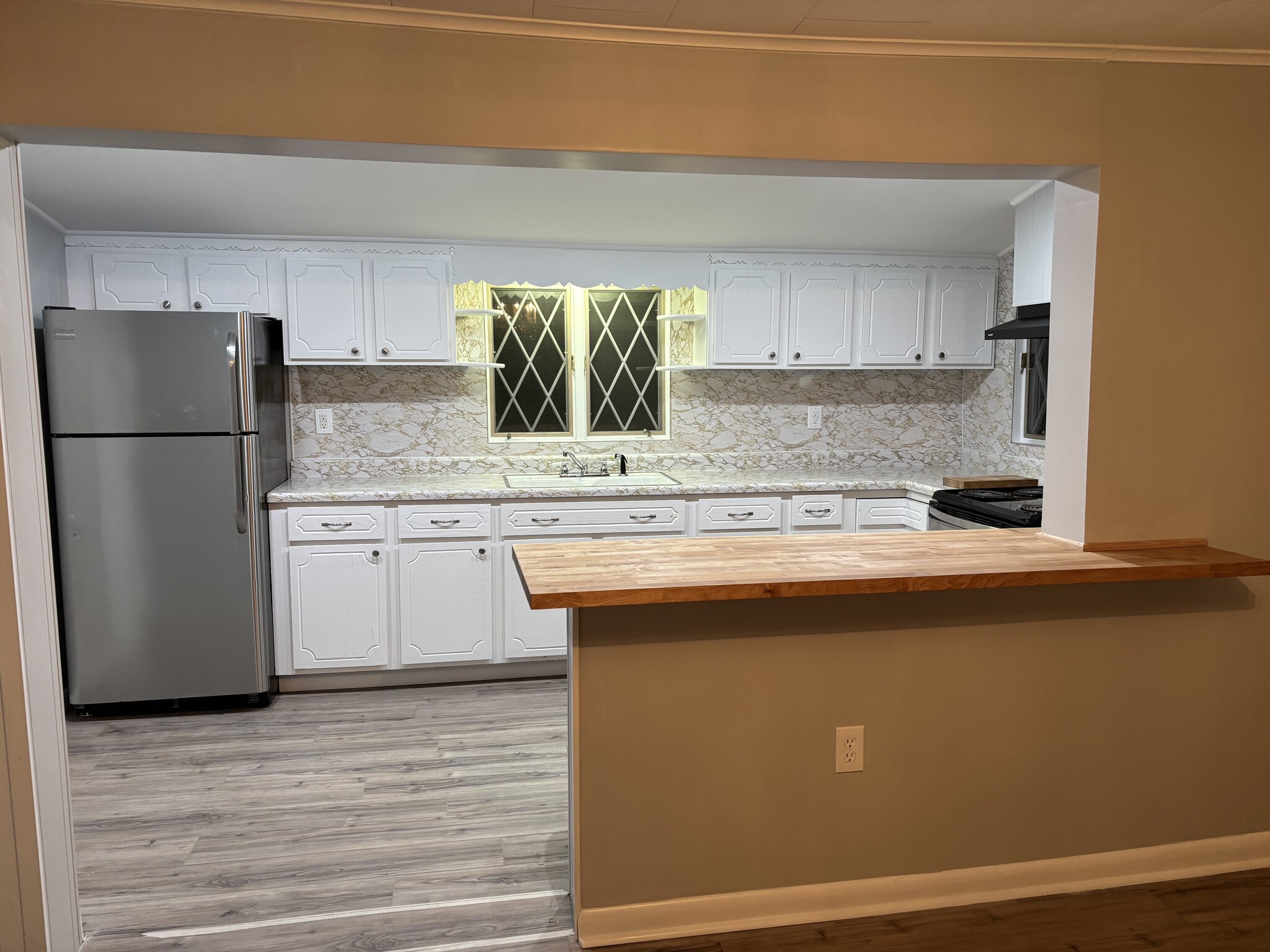 Island to sit at - 39 Cleveland St