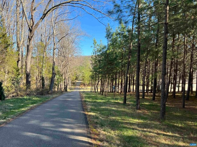 Building Photo - 3123 Scottsville Rd