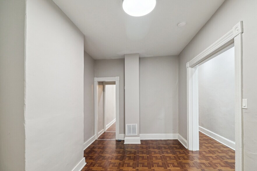 Building Photo - 2128 Hollins St