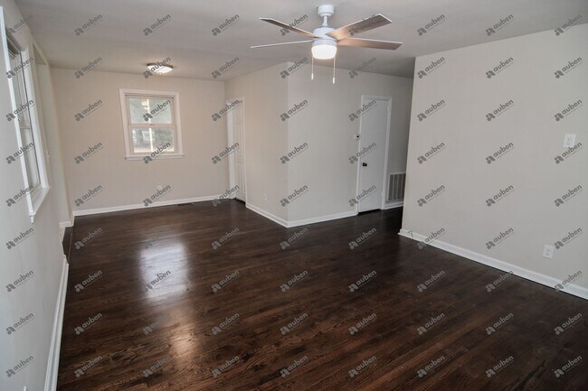 Building Photo - 3 Bedroom House For Lease!!!