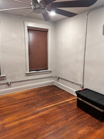 Building Photo - 14 W Court St