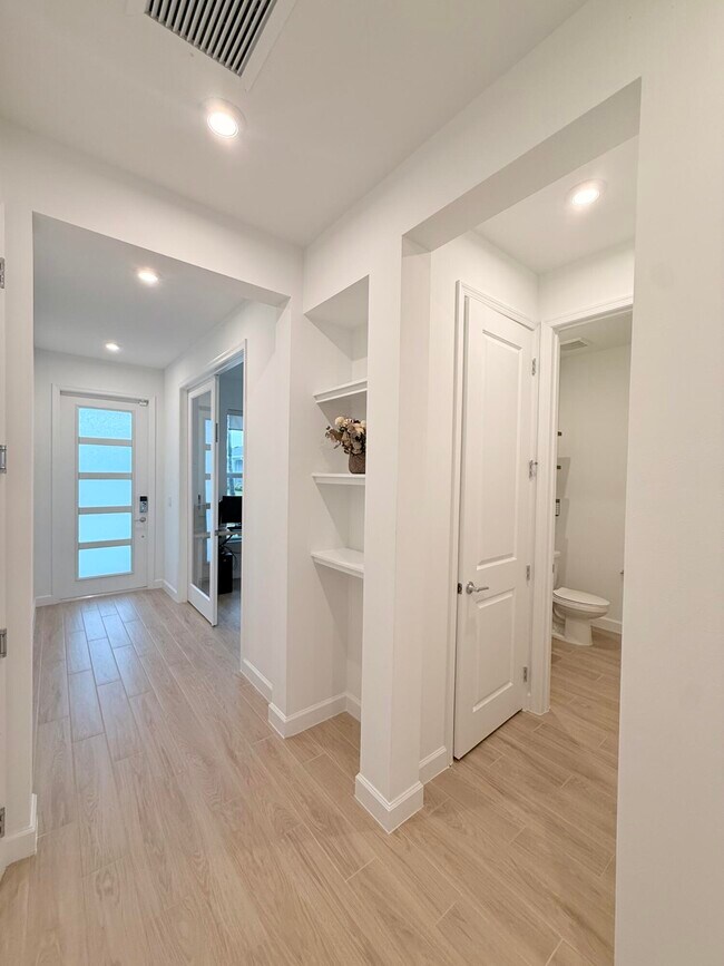 Building Photo - 13462 SW Bally Dr
