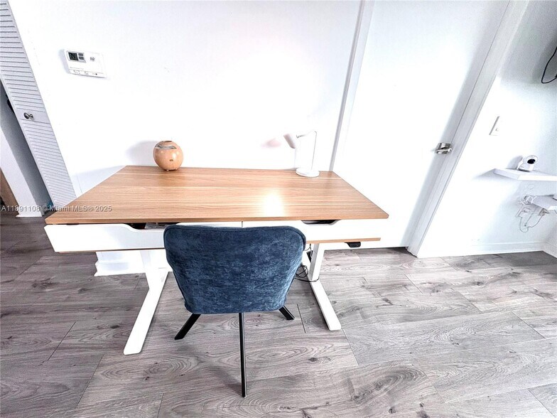 Building Photo - 31 SE 5th St