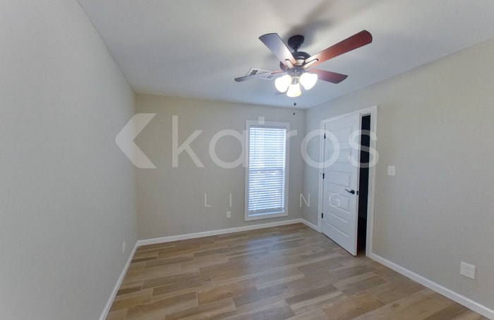 Building Photo - 102 White Water Ln