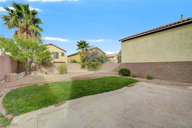 Building Photo - 9408 Santana Siesta Ave