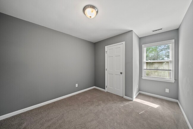 Building Photo - 8324 Bellingham Cir