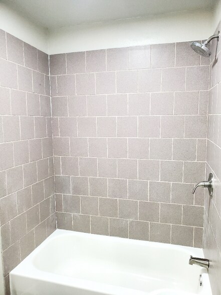 Building Photo - 1623 E Waco Ave