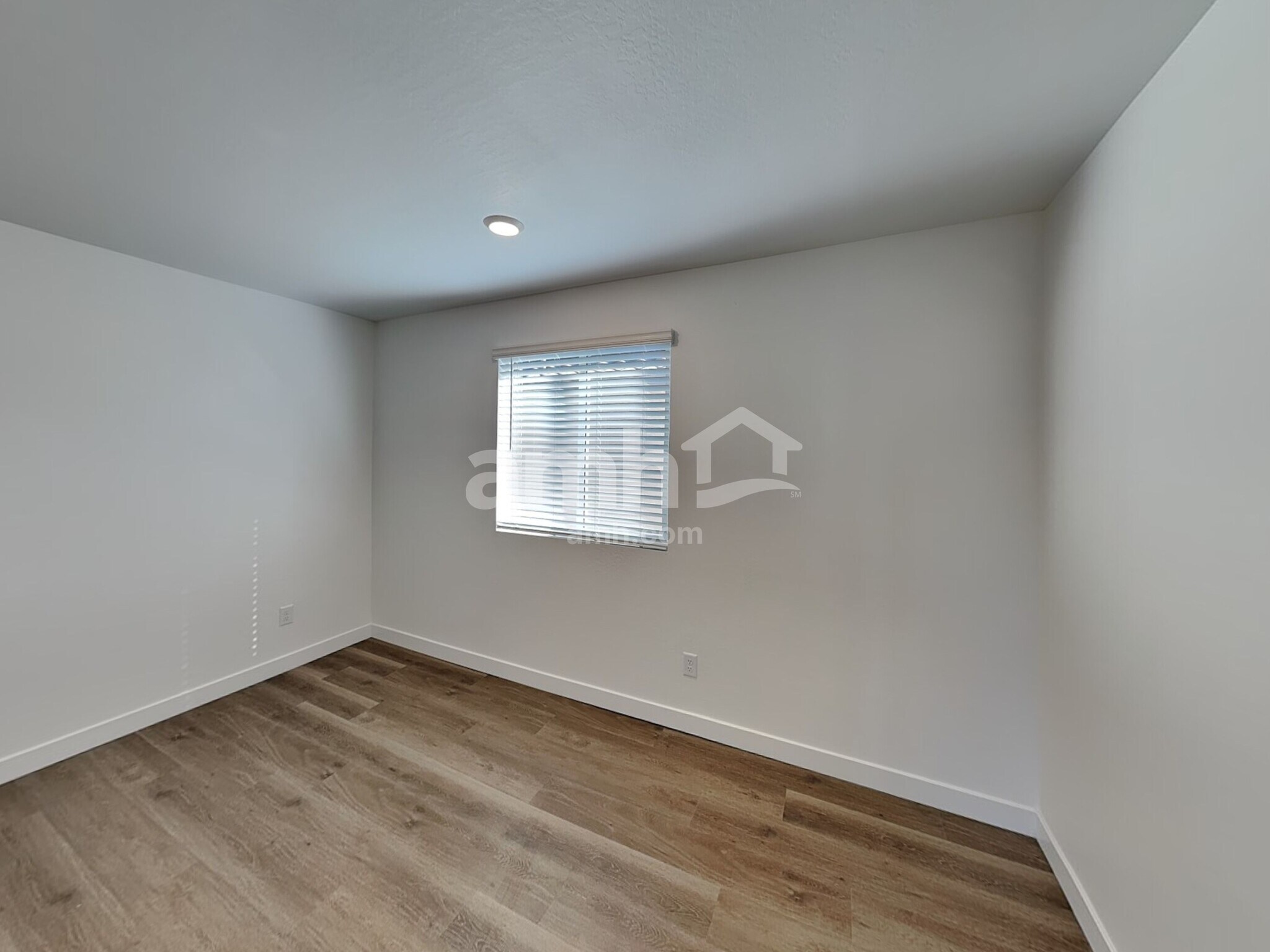 Building Photo - 20177 W Thomas Rd