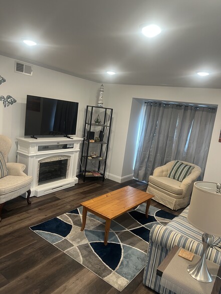 Sofa bed - 4115 Little River Rd