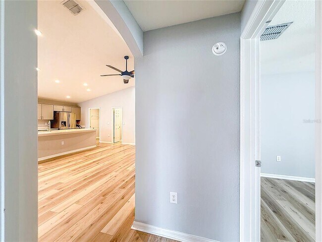 Building Photo - 6945 Gideon Cir