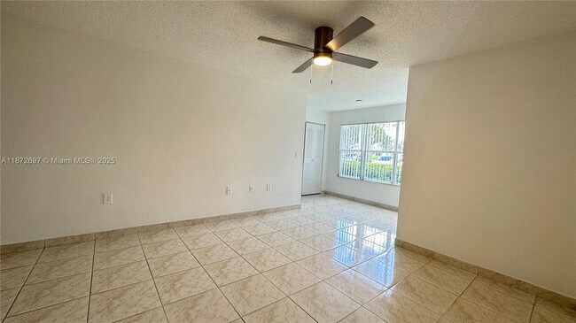 Building Photo - 12760 Vista Isles Dr