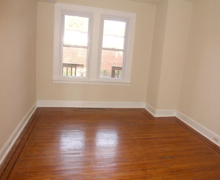 Building Photo - 306 E 32nd St