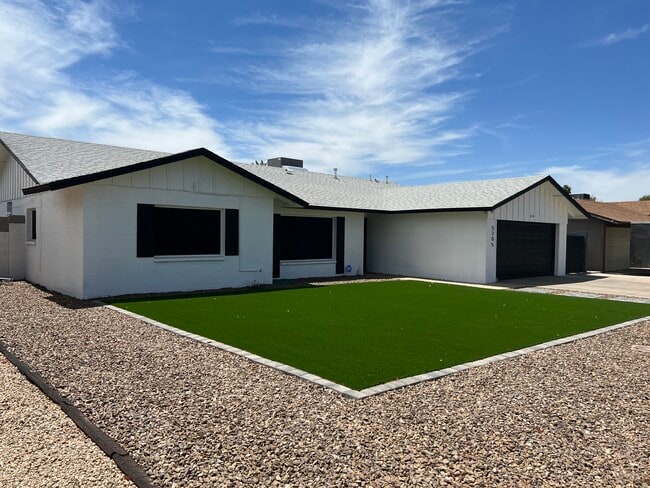 Primary Photo - 5205 W Crocus Dr