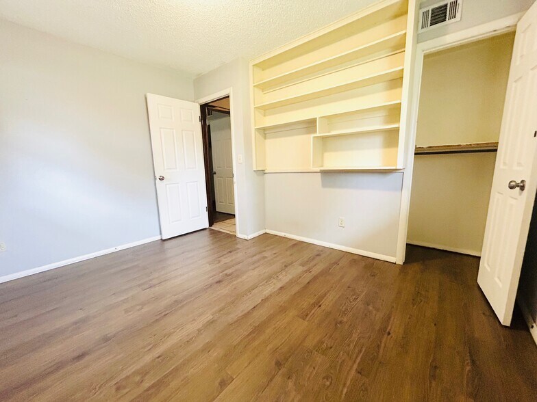 Third bed 2 - 628 Reynolds Rd