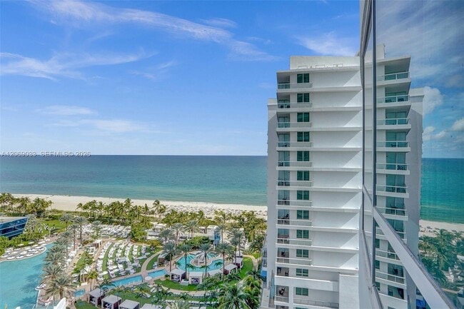 Building Photo - 4401 Collins Ave