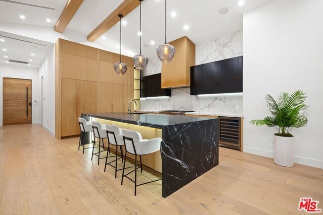 Building Photo - 4803 Lemona Ave