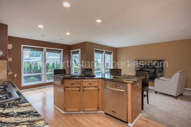 Building Photo - Beautiful Spacious Home in Tigard