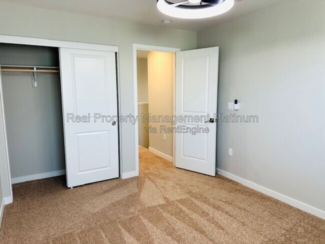 Building Photo - 616 Ophelia Ave