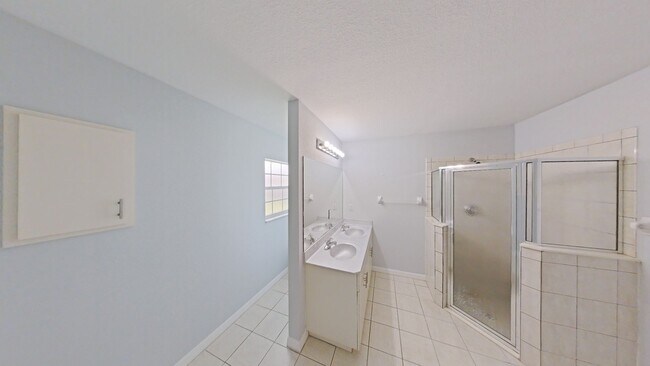 Building Photo - Beautiful 3 Bedroom Home for Rent in Hidden Lake – SW Ocala