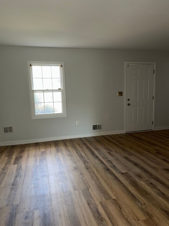 Living room - 4 Doncaster Ct