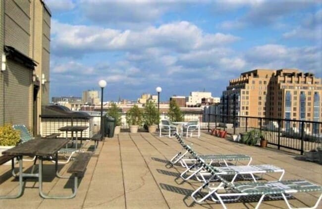 Building Photo - Spectacular Scott Circle Solarium Studio Dupont-Logan
