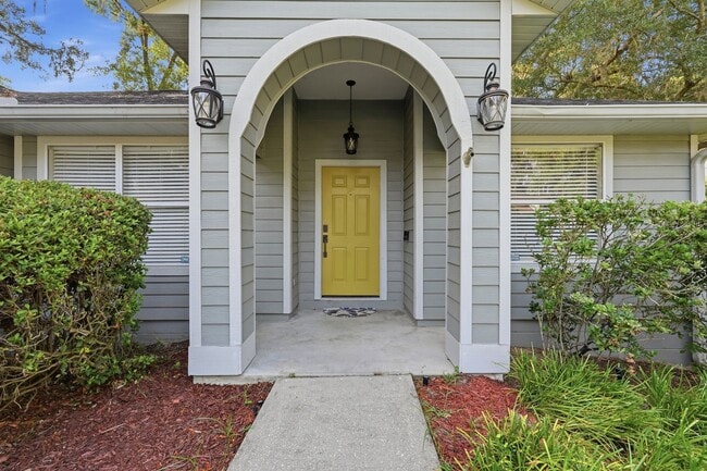 Building Photo - Wellington Place 3 Bedroom 2 Bath