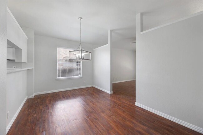 Building Photo - 9505 Woodvale Dr